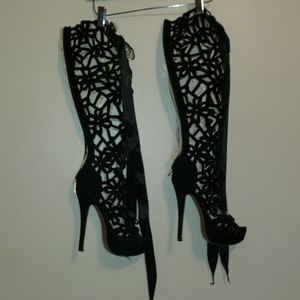 Knee-high flower cut out boots